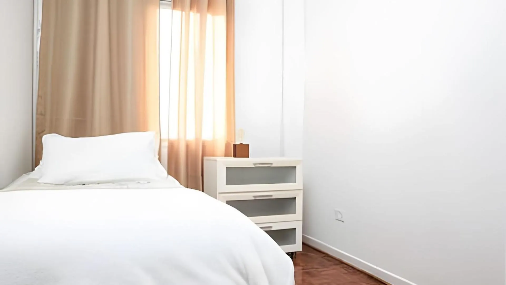 Vila Olimpia Jade 3 Dorm Wifi Vaga Metro Insper Sao Paulo 0*,  Brazil